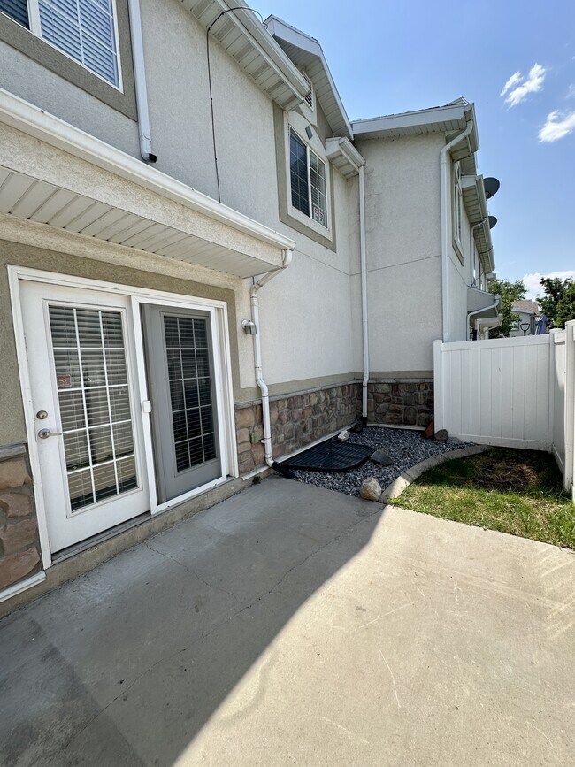 Building Photo - 3694 Crespi Ct