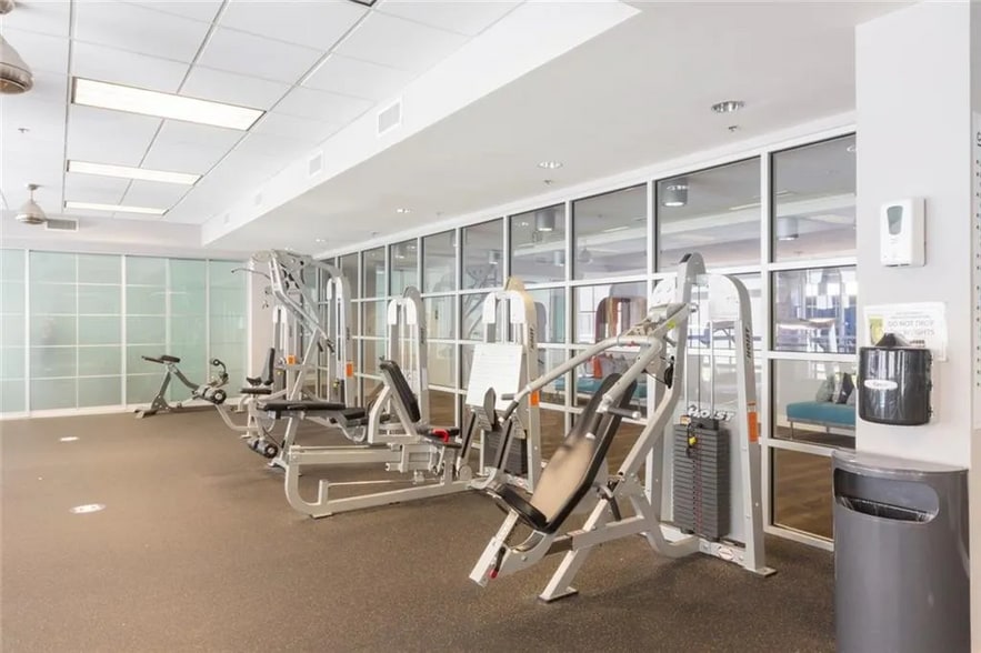 Building Photo - 711 Cosmopolitan Dr NE