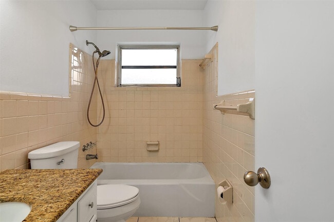 Building Photo - 1049 NW 30th Ct