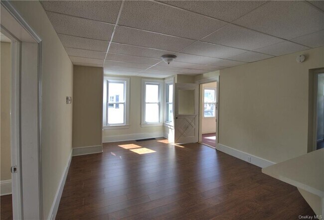 Building Photo - 83 Hudson St