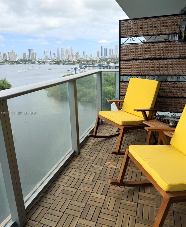 Building Photo - 16385 Biscayne Blvd