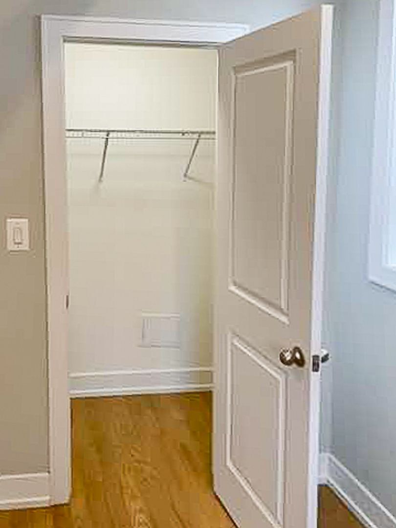 Building Photo - 4863 N Paulina St