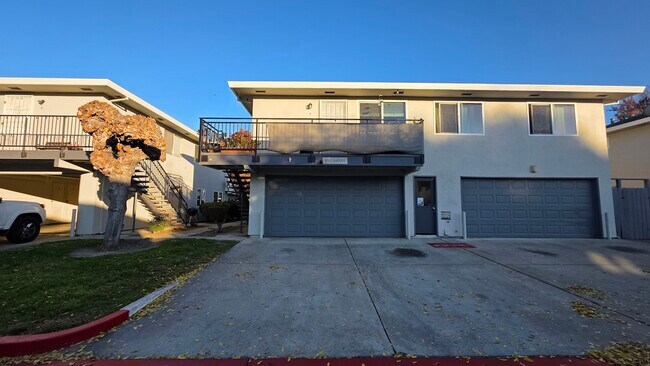 Building Photo - 5511 Eagles Ln