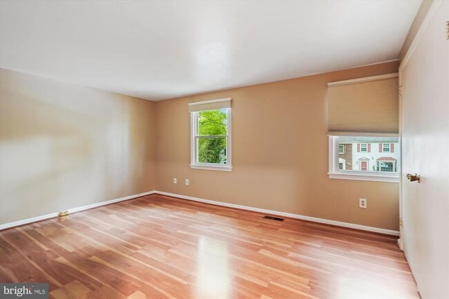 Building Photo - 8230 Goldstream Ct
