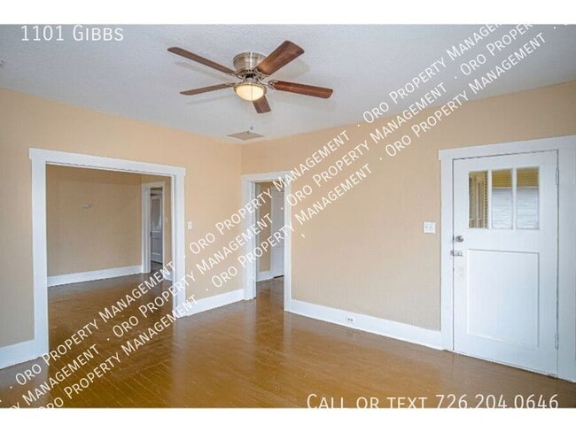 Building Photo - 1101 Gibbs-