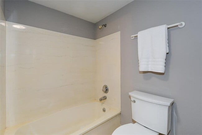 Building Photo - 607 Lismore SE