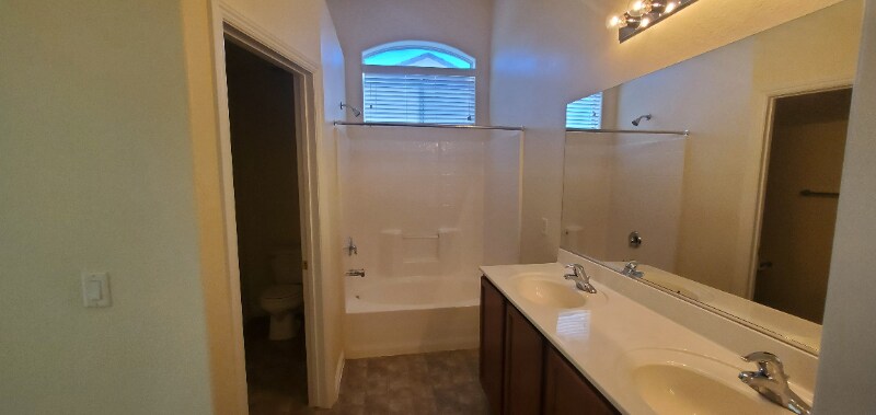 Building Photo - 5547 High Wager Way
