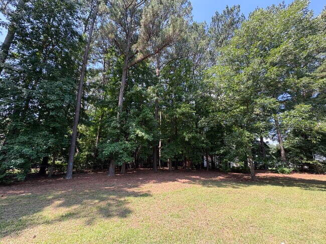 Building Photo - 204 Cobblestone Ct