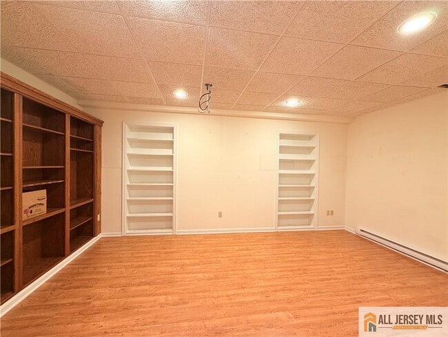 Building Photo - 41 Manor Dr