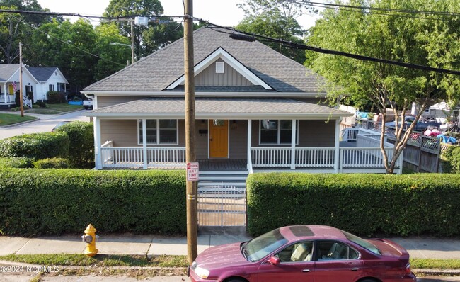 Building Photo - 627 E Hargett St