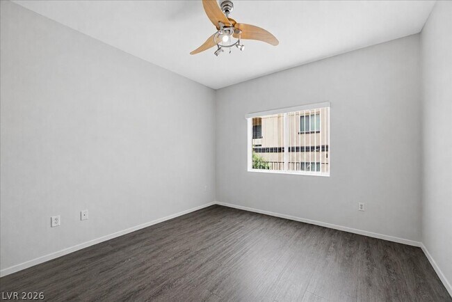 Building Photo - 2291 W Horizon Ridge Pkwy