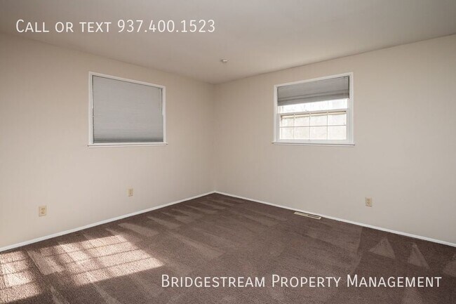 Building Photo - 3 bedroom, 1.5 bath ranch home with shed a...