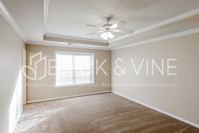 Building Photo - 229 Saratoga Ln