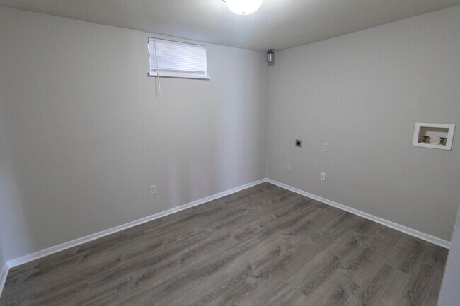 Building Photo - 319 West Blvd N