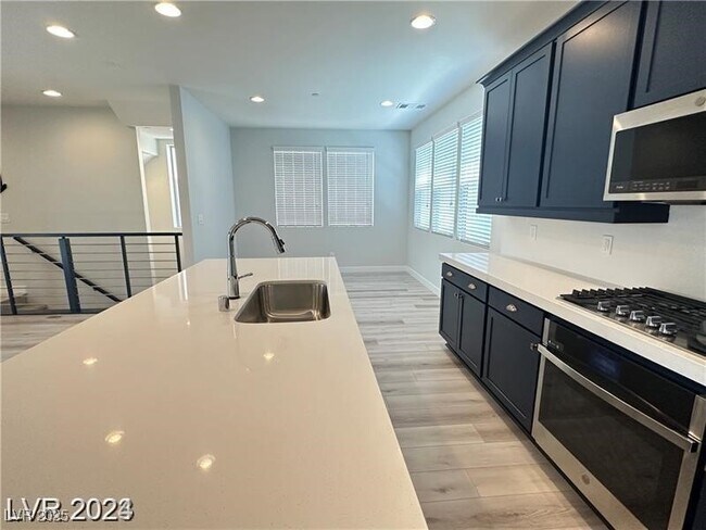 Building Photo - 11611 Earth Stone Ave