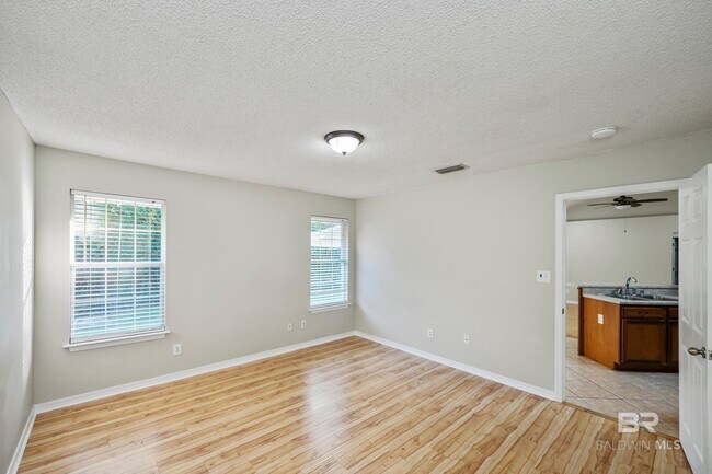 Building Photo - 16955 Heartland Cir