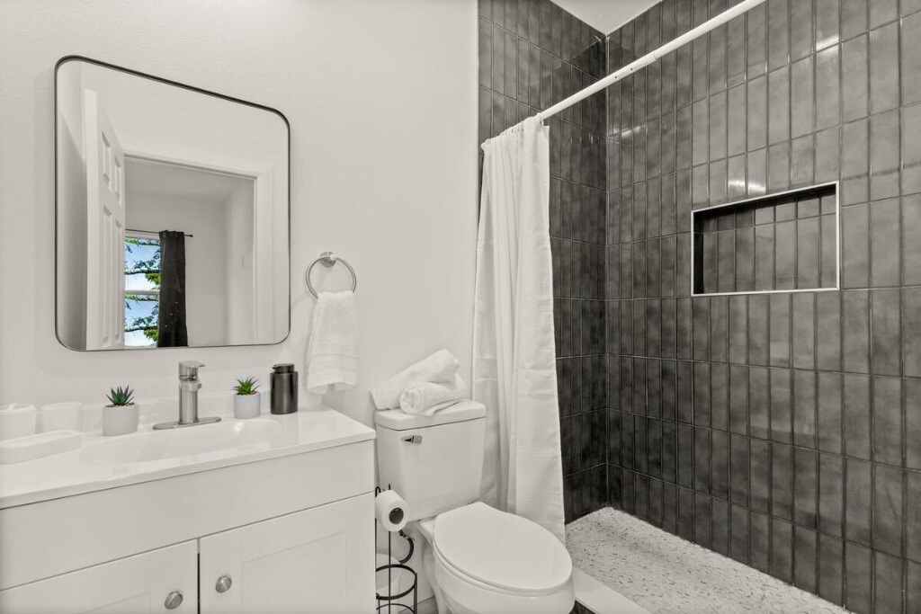 Building Photo - 1835 Dawson St