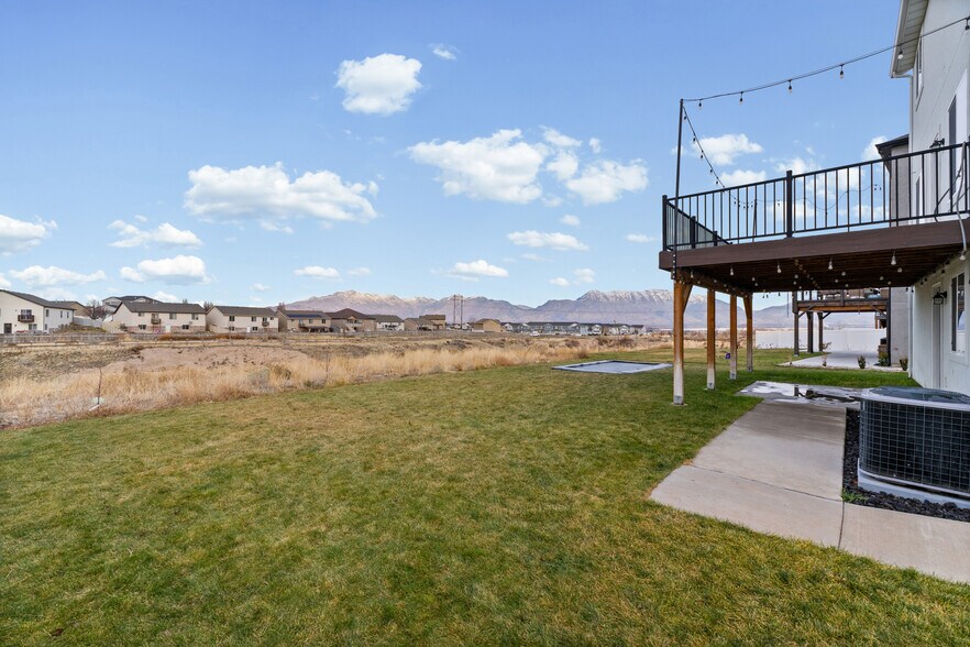 Building Photo - 4883 E Silver Ridge Rd