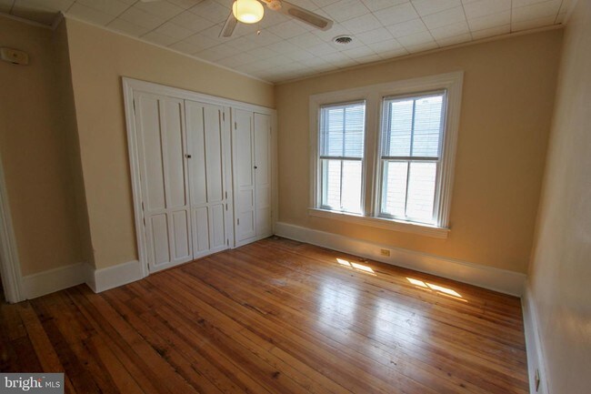 Building Photo - 315 W Martin St