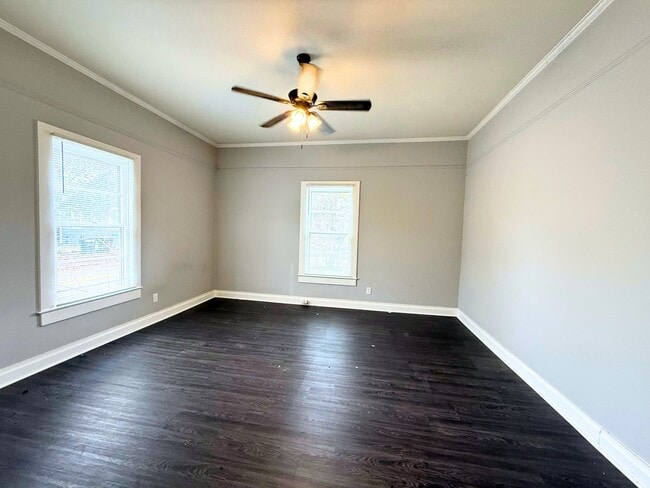 Building Photo - 302 G St