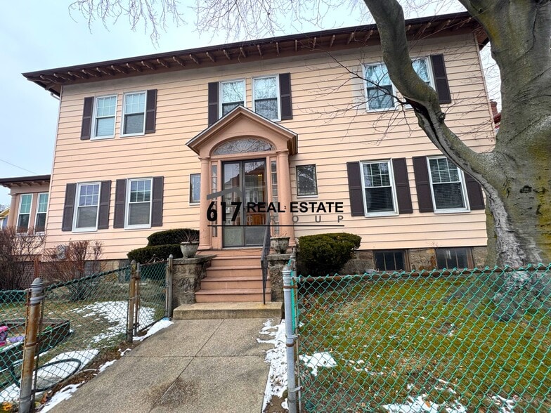 Building Photo - 2 Mapleton St