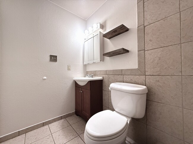Building Photo - 9321 Sorbonne Dr