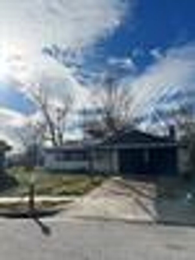 Primary Photo - Totally renovated 3/2/2 carport