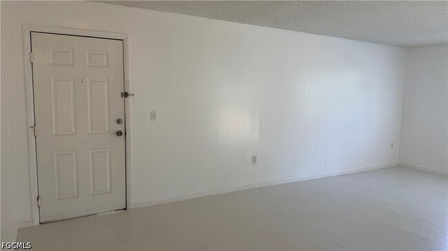 Building Photo - 3407 Winkler Ave