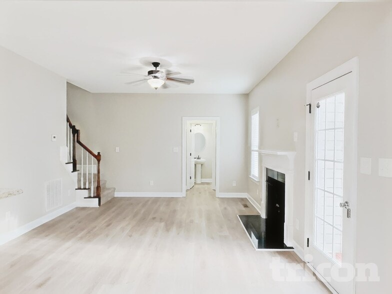 Building Photo - 69 Diamond Creek Dr