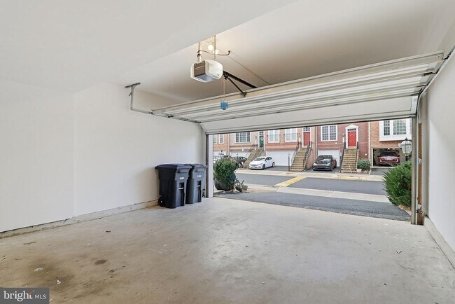 Building Photo - 21770 Ladyslipper Sq