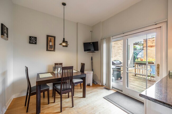 Building Photo - 1723 N Wood St