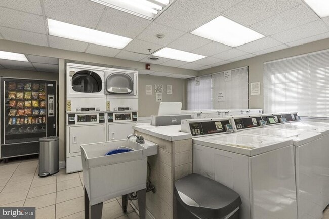 Building Photo - 2101 Chestnut St