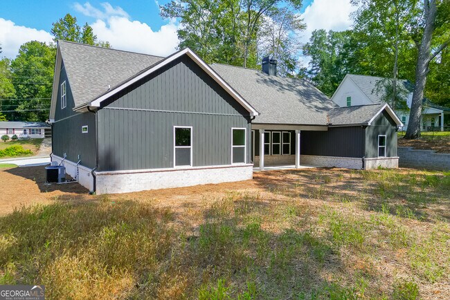 Building Photo - 115 Rains Rd