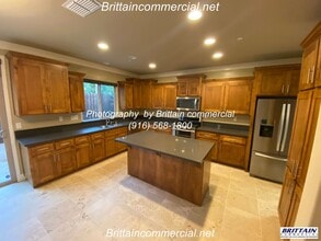 Building Photo - Stunning 3 Bedroom, 2.5 Bath Single Family Home, Gated Community, Beautiful Inside & Out!