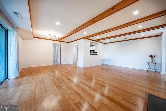 Building Photo - 504 Mountainview Dr