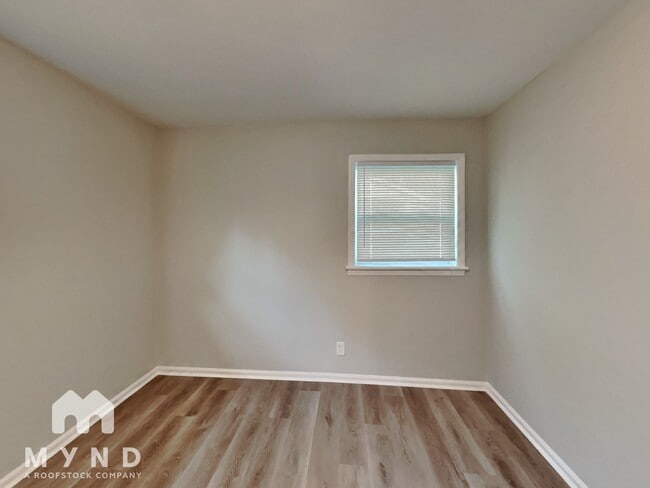 Building Photo - 5119 Snow White Ln