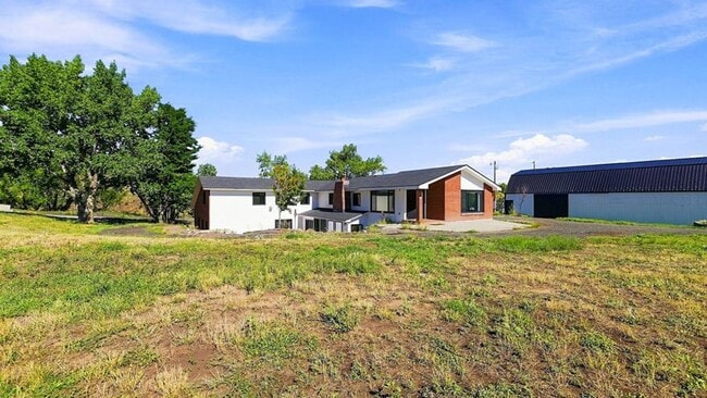 Building Photo - 4702 N State Hwy 67