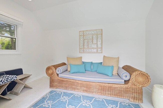 Building Photo - 35 Toylsome Ln