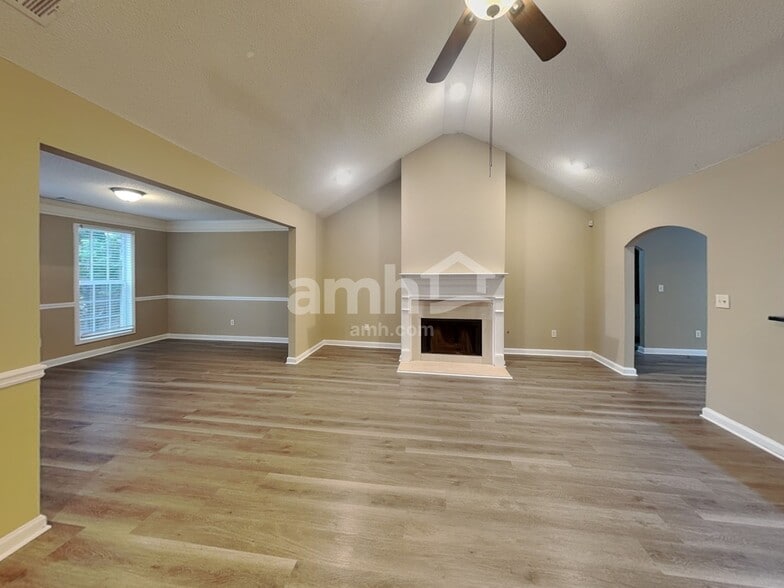 Building Photo - 2075 Reserve Pky