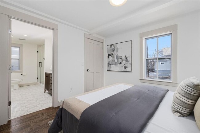 Building Photo - 214 Camp St