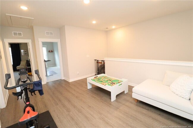 Building Photo - 2151 Maggie Vly Dr