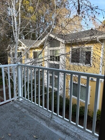 Building Photo - 755 14th Ave