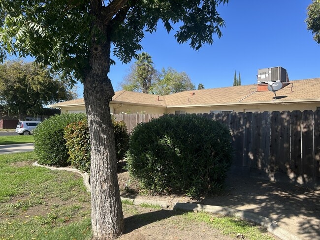 Building Photo - 3000 Keller St