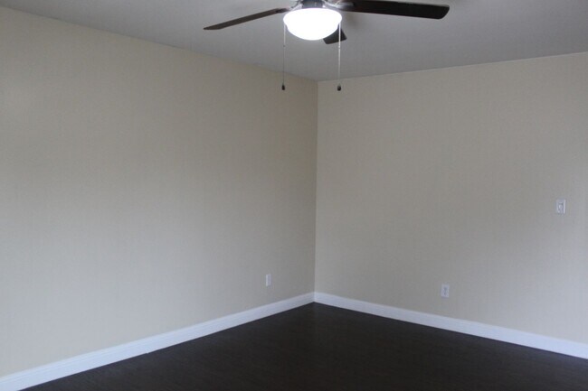 Building Photo - Beautiful Spacious Home for Rent Near Hosking and Mckee Area