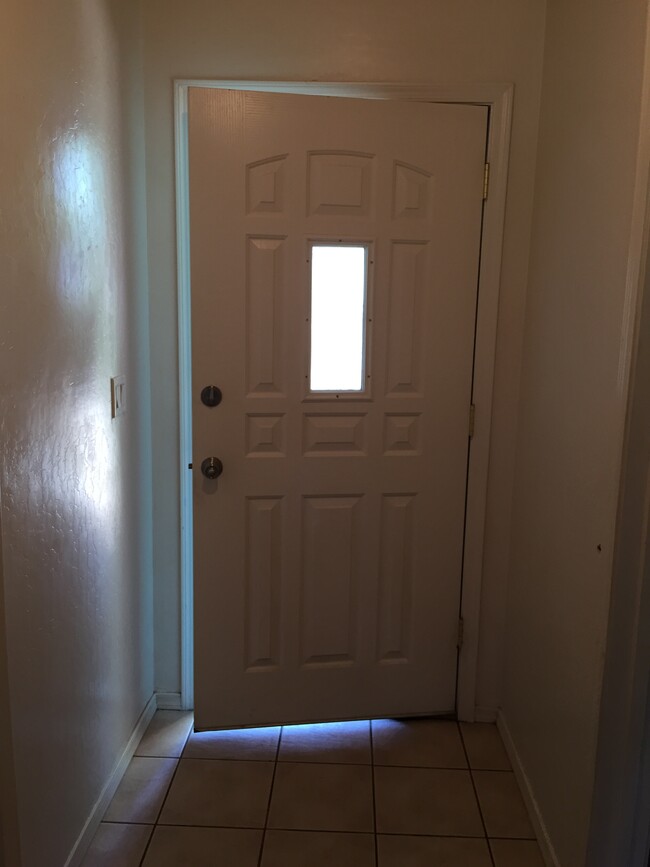 Primary Photo - 3055 N Truwood Dr