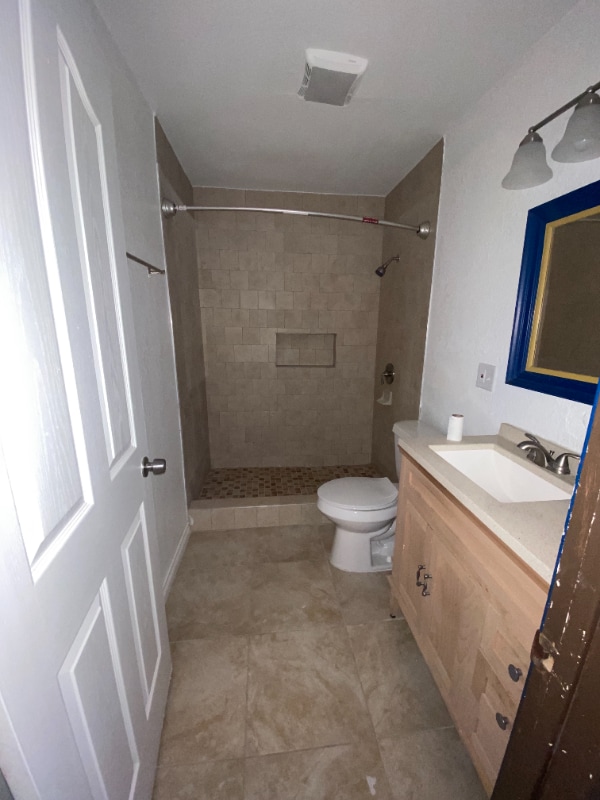 Building Photo - 613 E Expressway 83