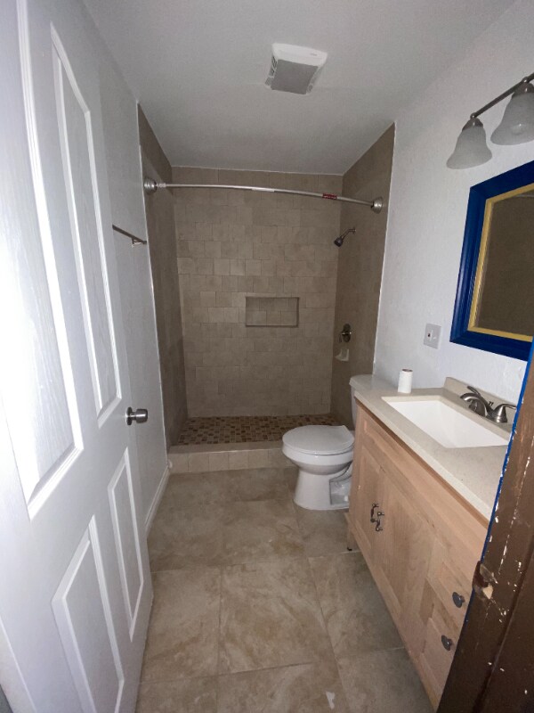 Building Photo - 613 E Expressway 83