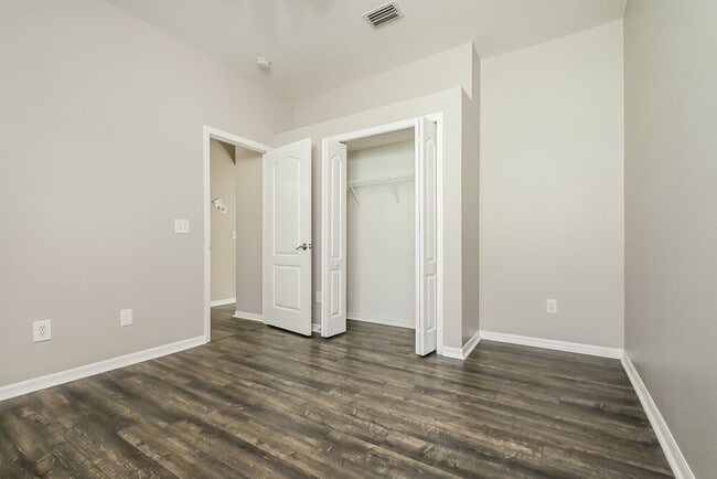 Building Photo - 6154 Kiteridge Dr