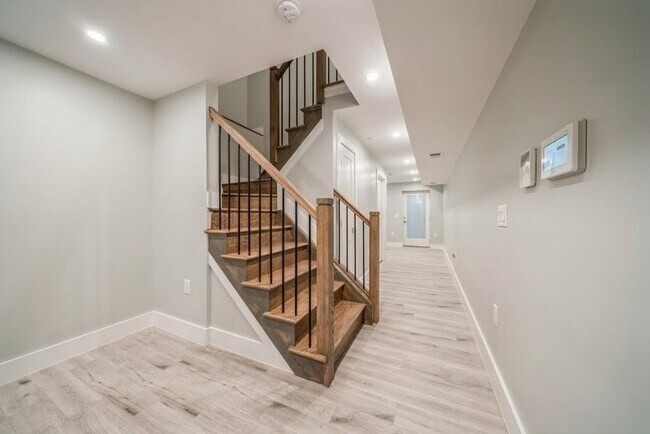 Building Photo - 111 Collard St