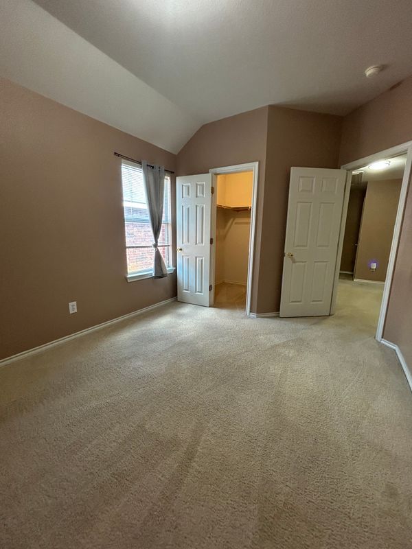 Building Photo - 753 Bridle Trail